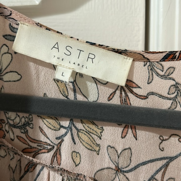 ASTR floral tie romper - Picture 3 of 5